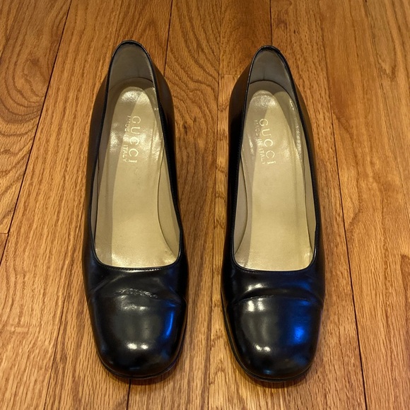 Gucci shoes.  Retro.  Worn twice. Size 8.  3 in. heel - Picture 4 of 5